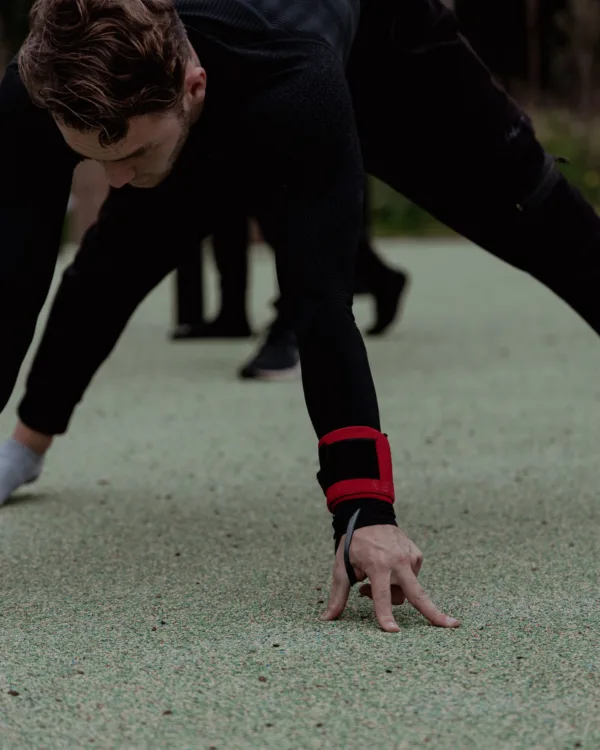 Actiefoto met Croffit wristwraps in rood