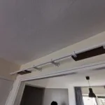 Optrekstang op maat met decoratieplanken door Croffit